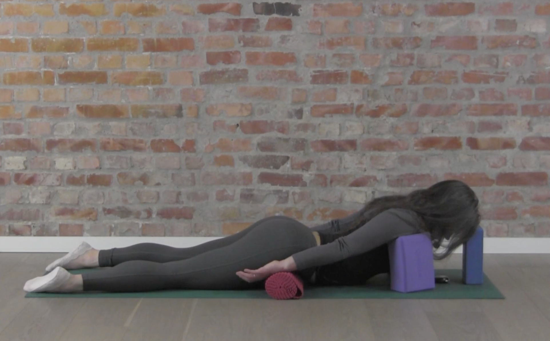 KORSRYGG, BRYST OG SKULDRE MED MATTERULL