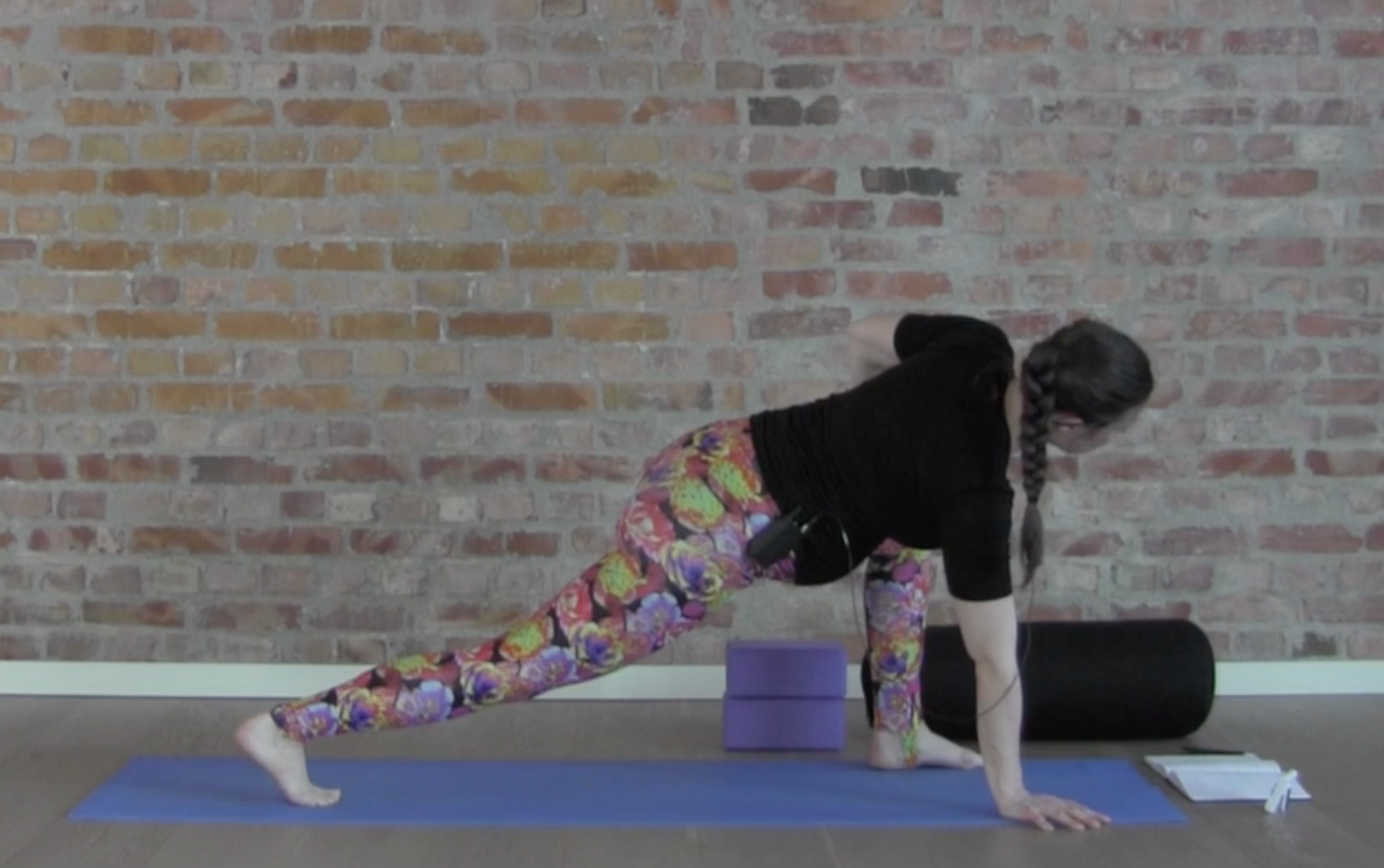 YOGAFLOW FOR OVERKROPPEN, 3. TRIMESTER