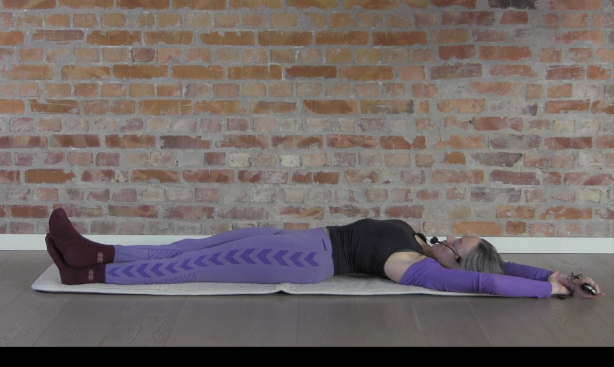 YIN MEDITASJON - HELE SIDEN